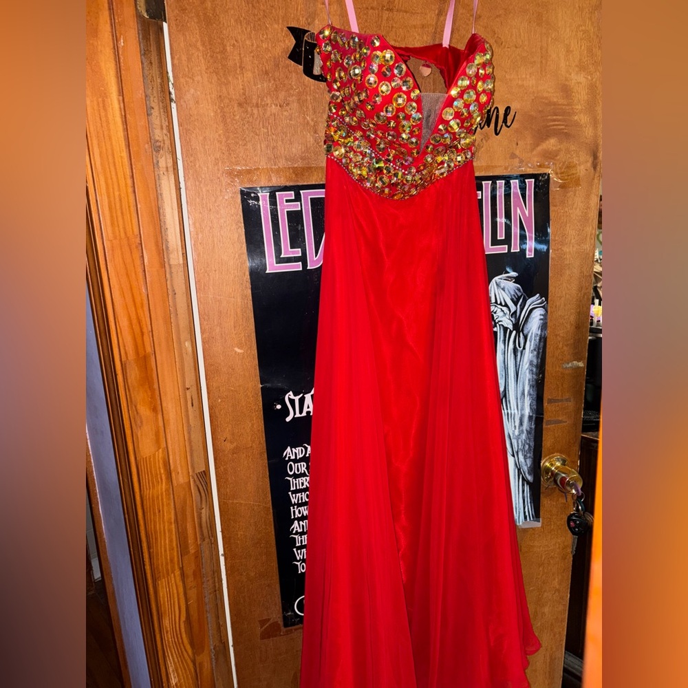 Glamorous Scarlet Prom Dress with Embellished Bodice